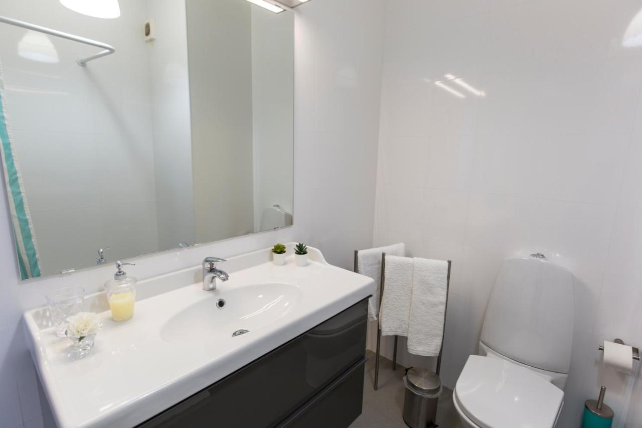 Metro Lapa House With Sunny Balcony And A/c * Porto