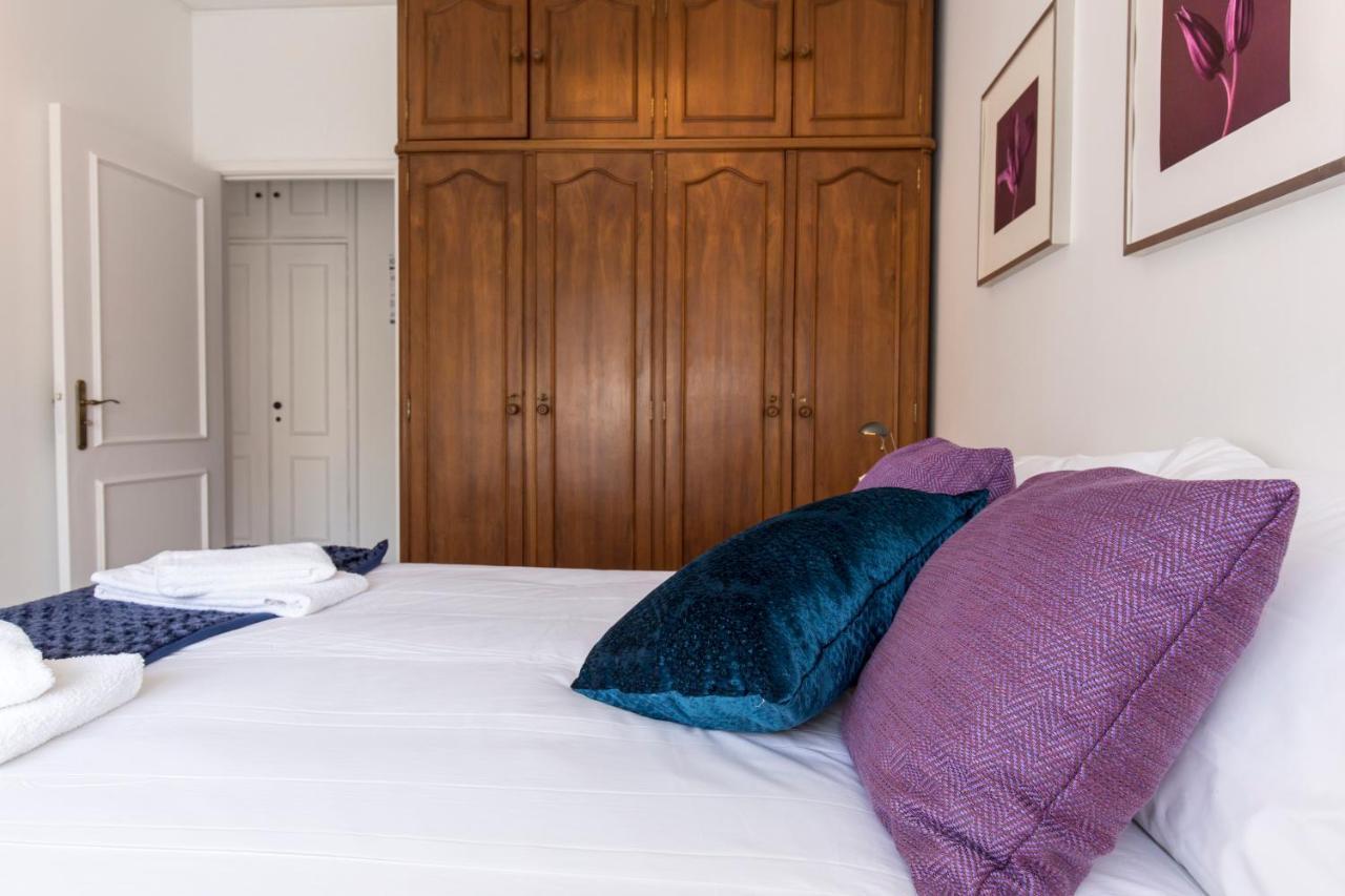 Apartment Metro Lapa House With Sunny Balcony And A/c