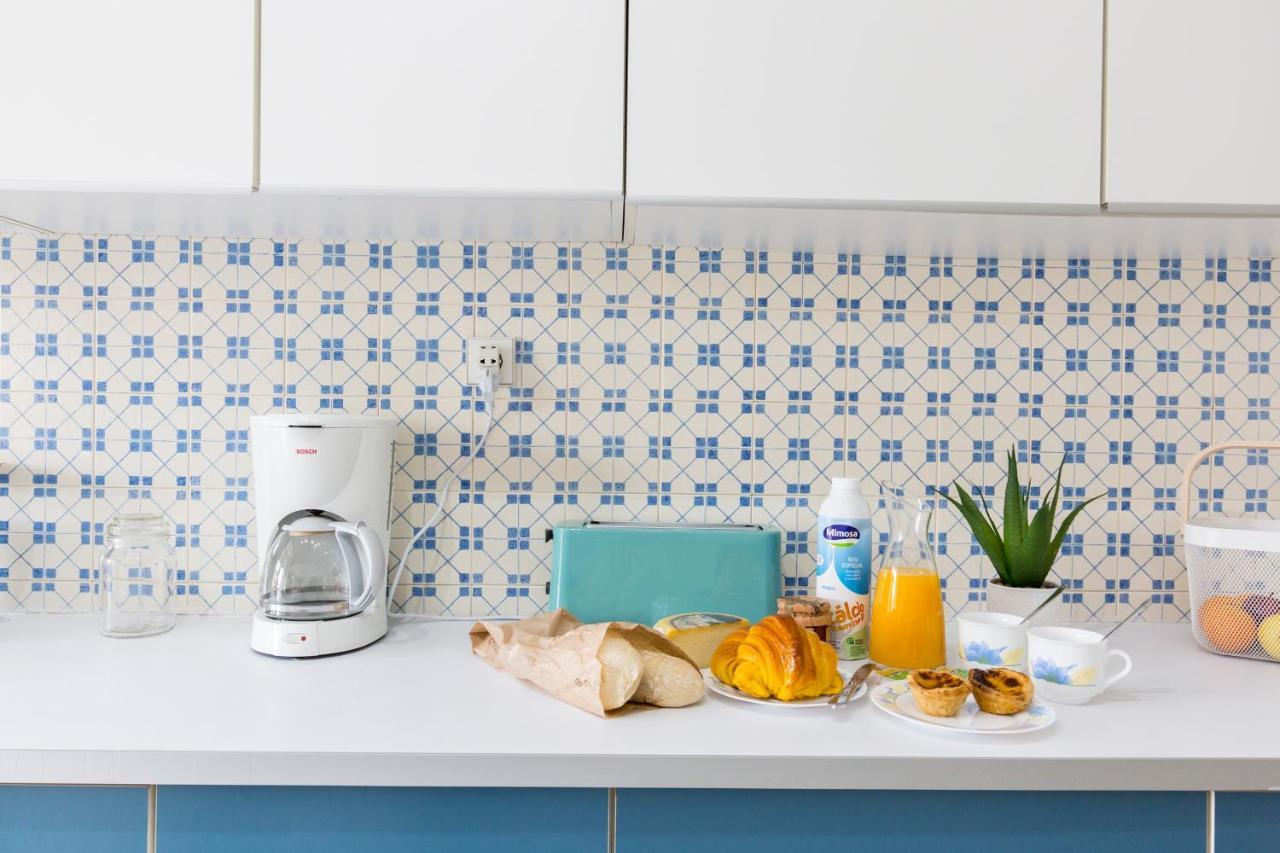Metro Lapa House With Sunny Balcony And A/c Porto