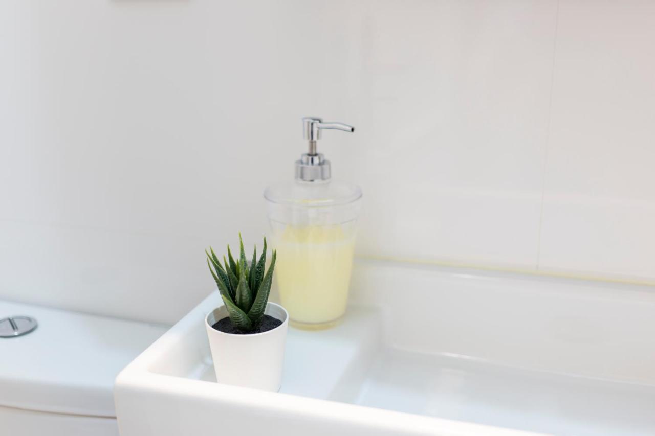Apartment Metro Lapa House With Sunny Balcony And A/c *