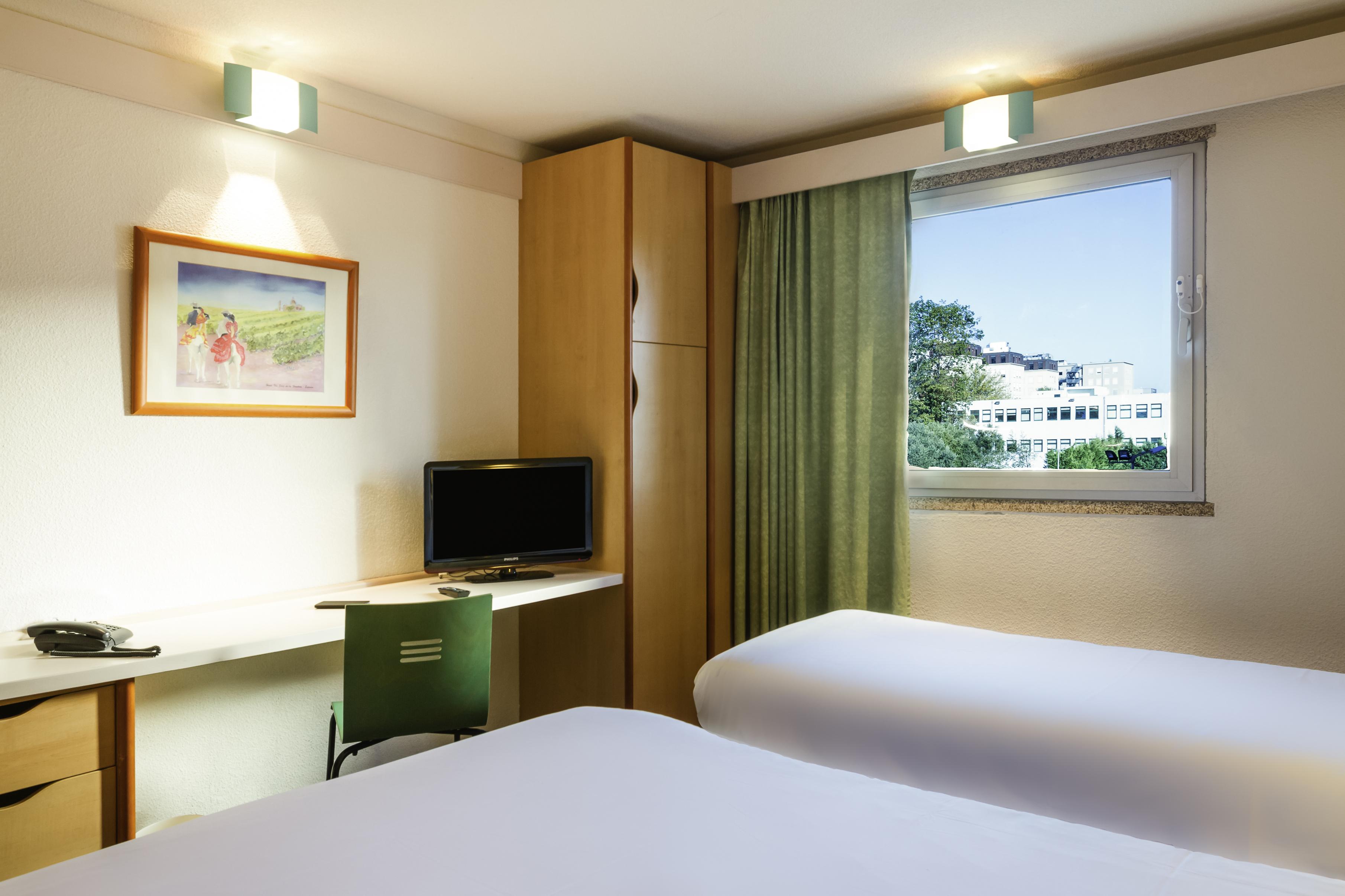 Ibis Sao Joao