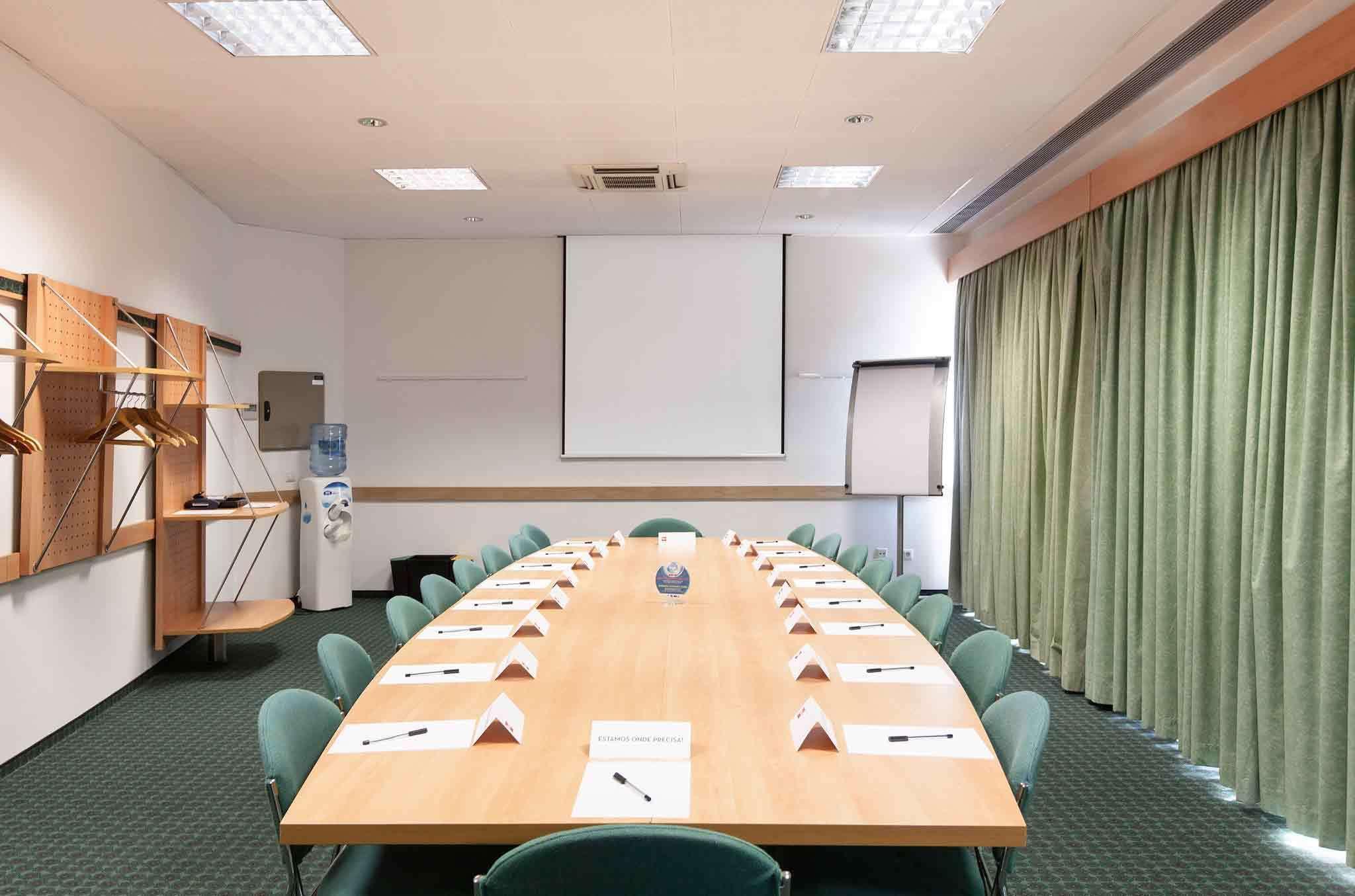 Ibis Sao Joao Hotel 2*