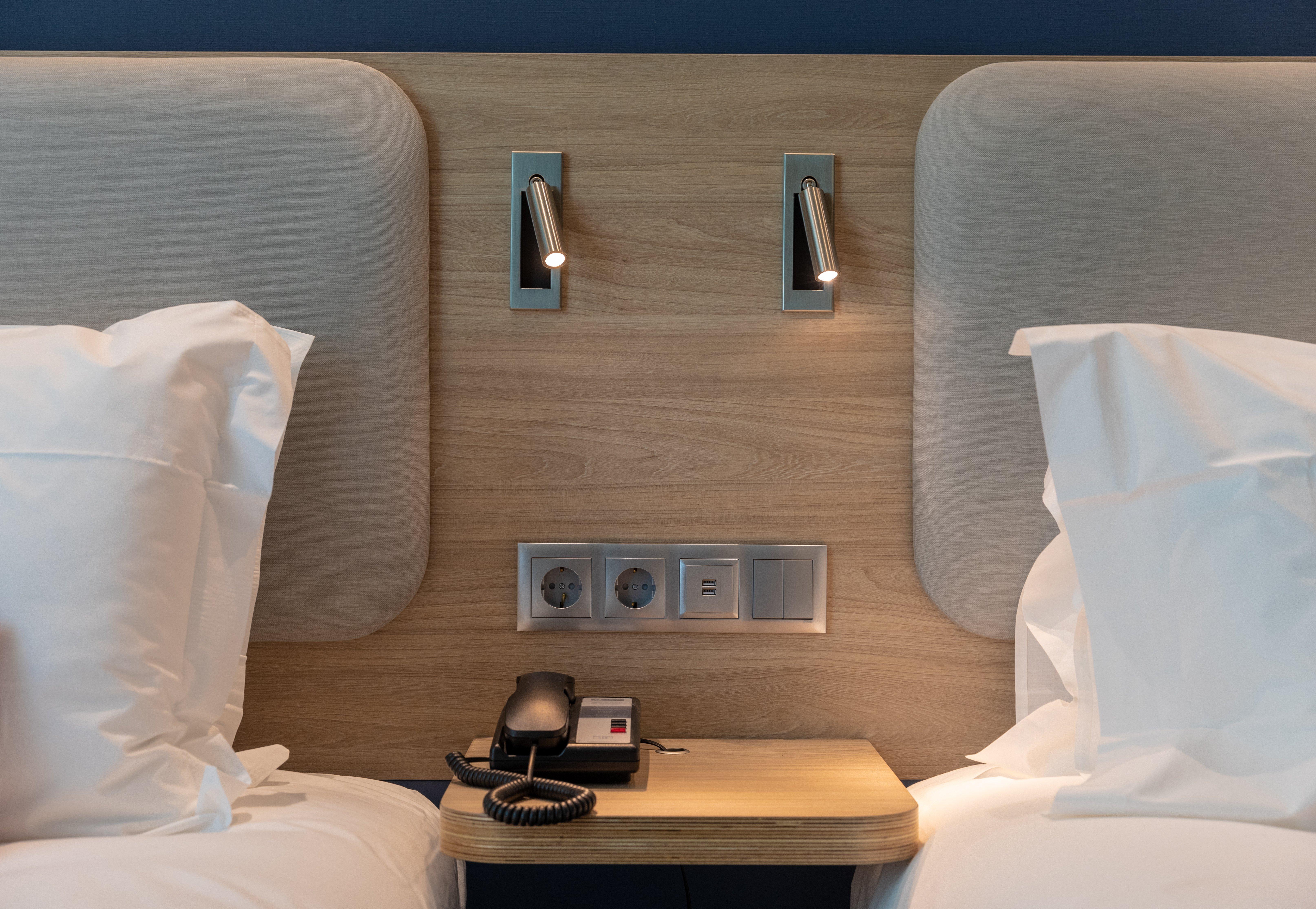 Hotel Express Centre By Ihg