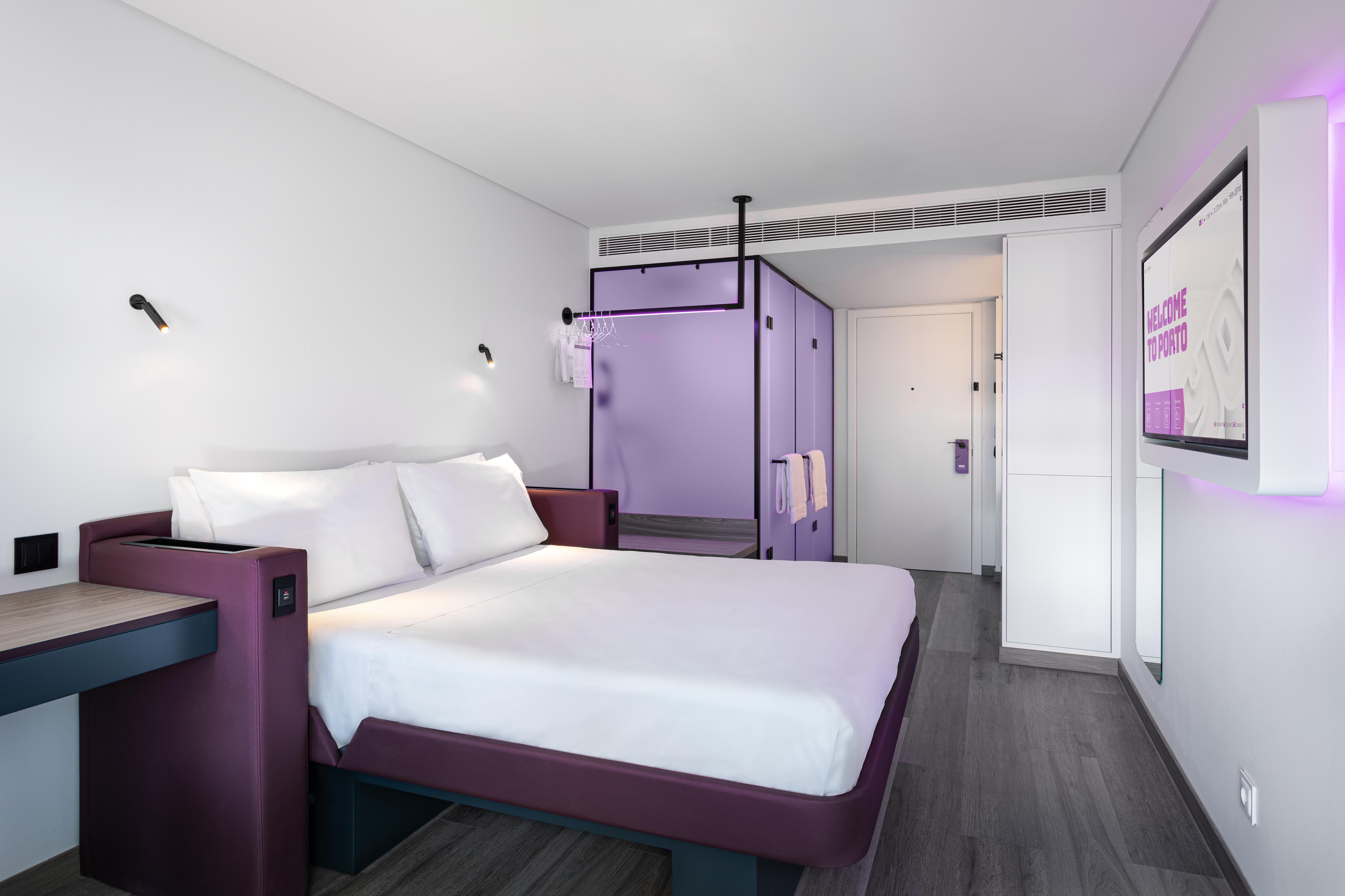 Yotel 4*