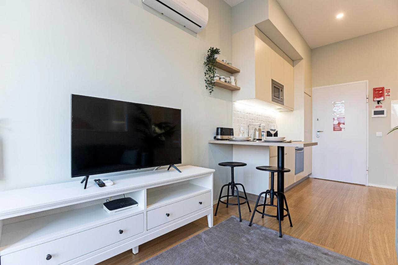 31 Janeiro 157 - Delightful 1br Flat W/ Ac & Balcony By Lovelystay *
