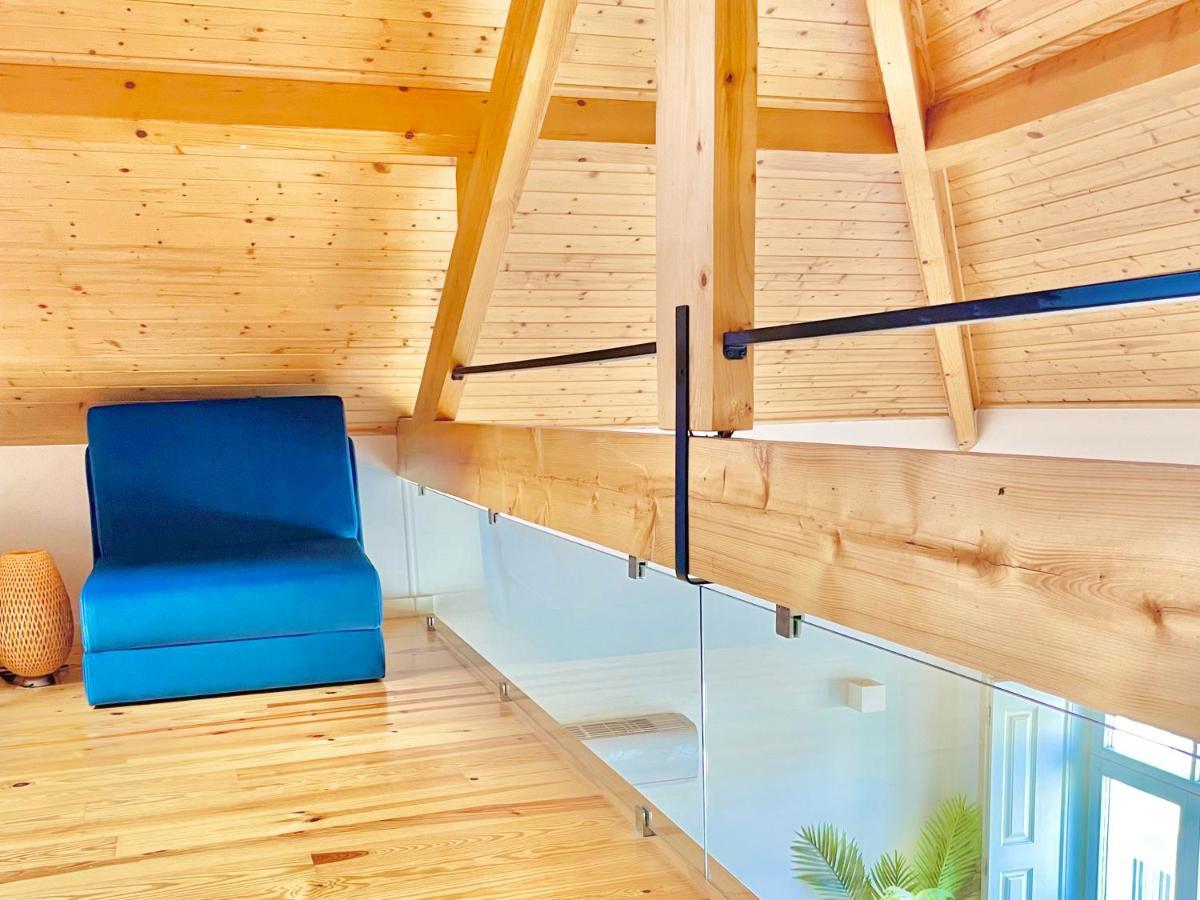 Domus 210 Penthouse Apartment