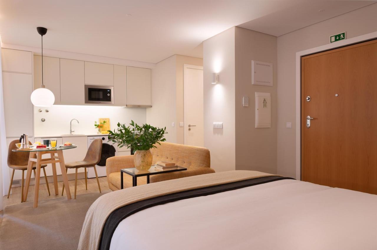 Apartment Wanderlust, By Bolhao Residences