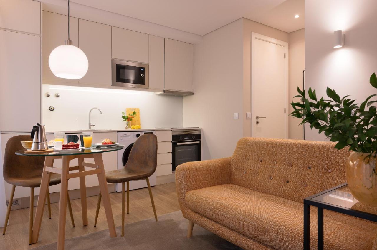 Apartment Wanderlust, By Bolhao Residences