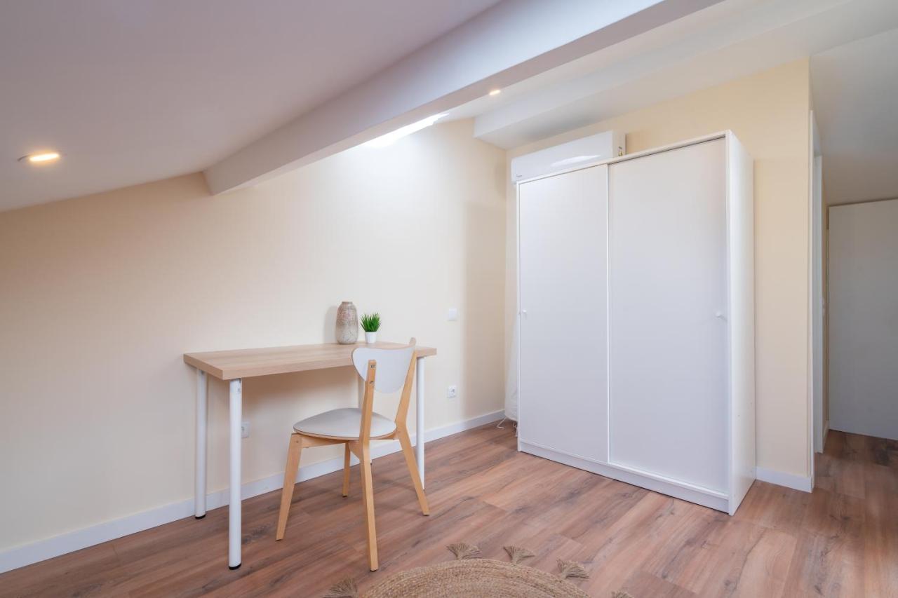 Apartment Fantastic Contemporary Flat W/ Balcony *