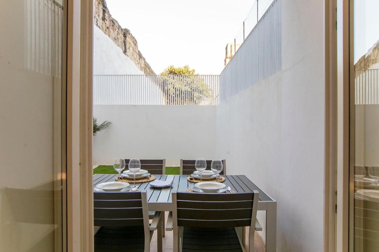 Apartment Wonderful Duplex W Private Patio & Ac By Lovelystay Porto