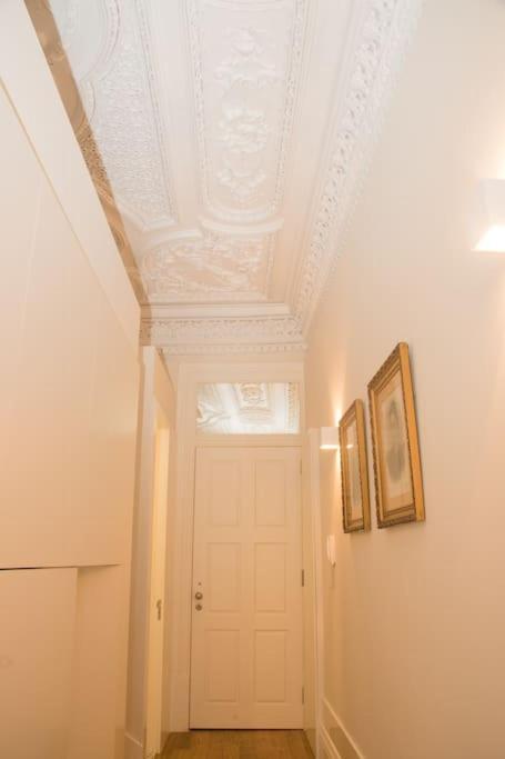 Unique And Lovely Apartment