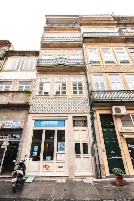 Unique And Lovely * Porto