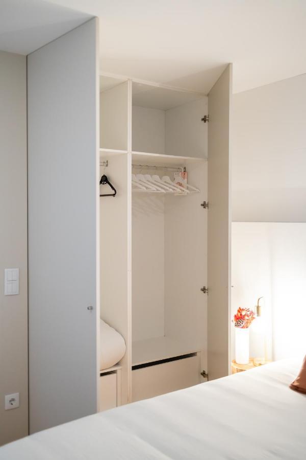 Terracotta Downtown Studio Apartment