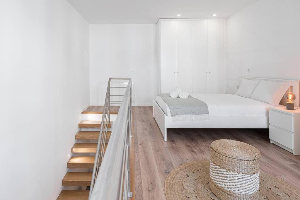 Guestready - Spotlight - Left * Porto