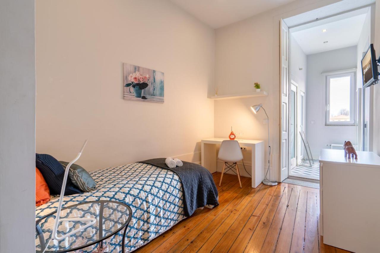 Host Wise - Sweet Bright Flats - Center