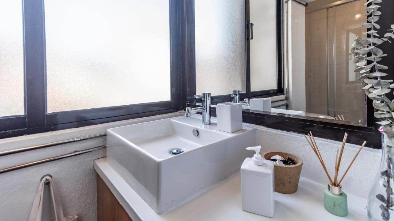 61 - Bright 2br W/ Balcony By Lovelystay