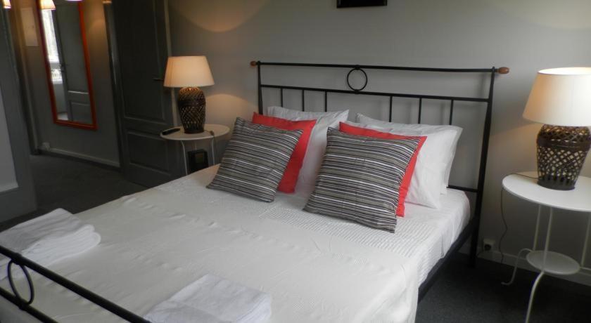 Guest house Antero De Quental 2*