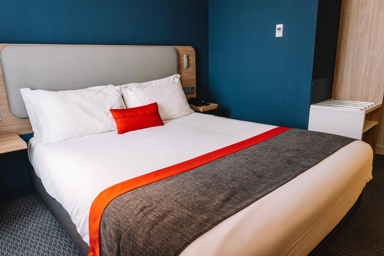 Express Centre By Ihg Hotel 3*
