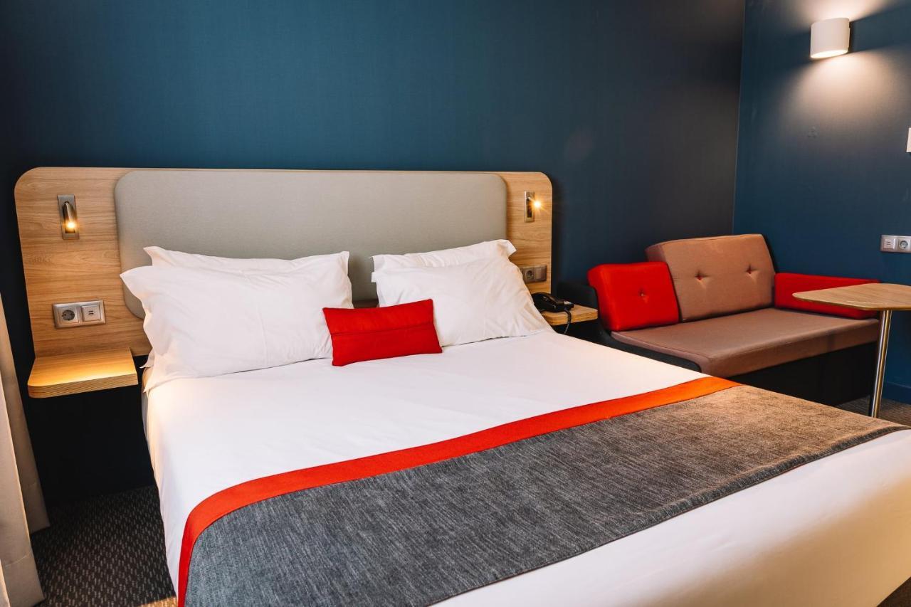 Hotel Express Centre By Ihg 3*