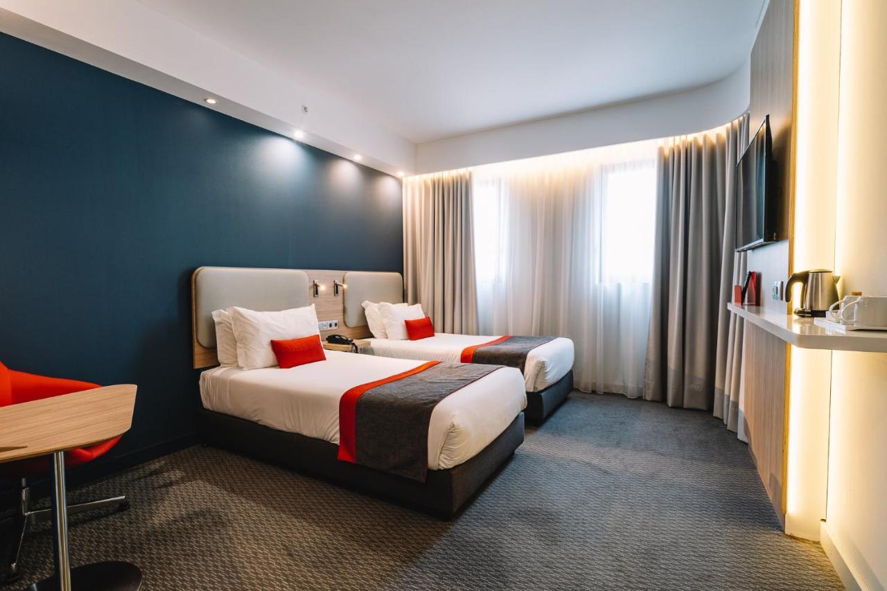 Hotel Express Centre By Ihg Porto