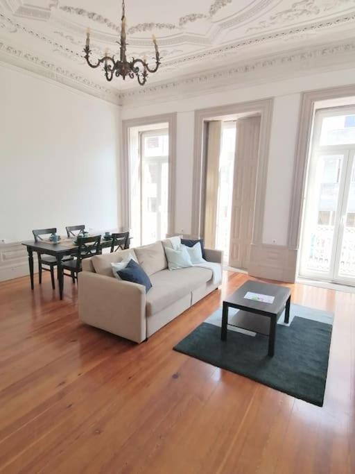Apartment Alvares Cabral Apartamento D Porto