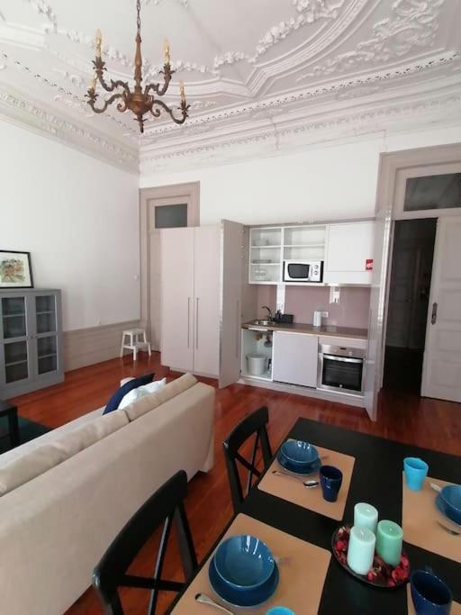 Alvares Cabral Apartamento D * Porto