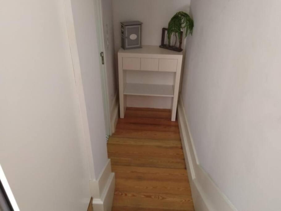 Guestready - Feels Like In Centre Of *
