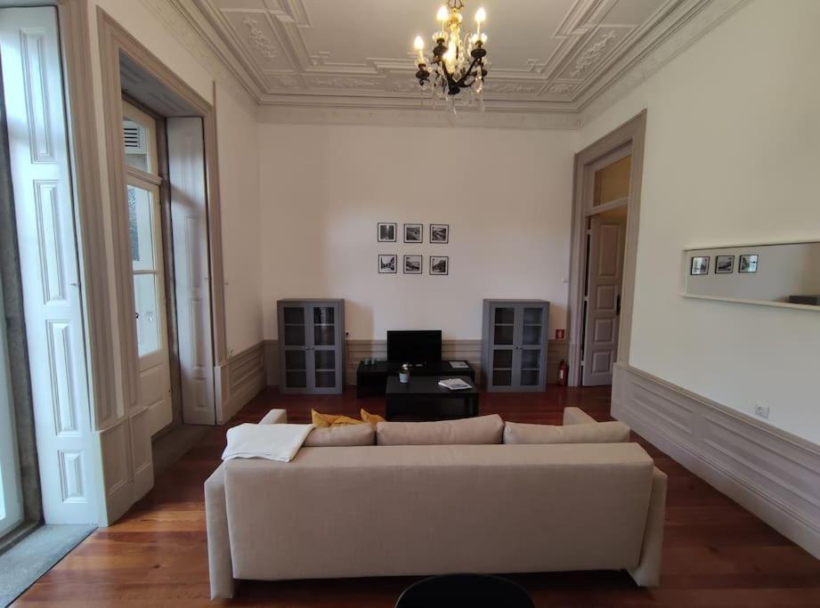 Alvares Cabral Apartamento C * Porto