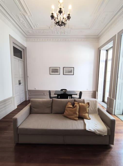 Alvares Cabral Apartamento C