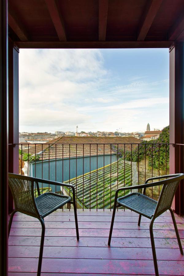 Downtown Cosy Iv Center Balcony View