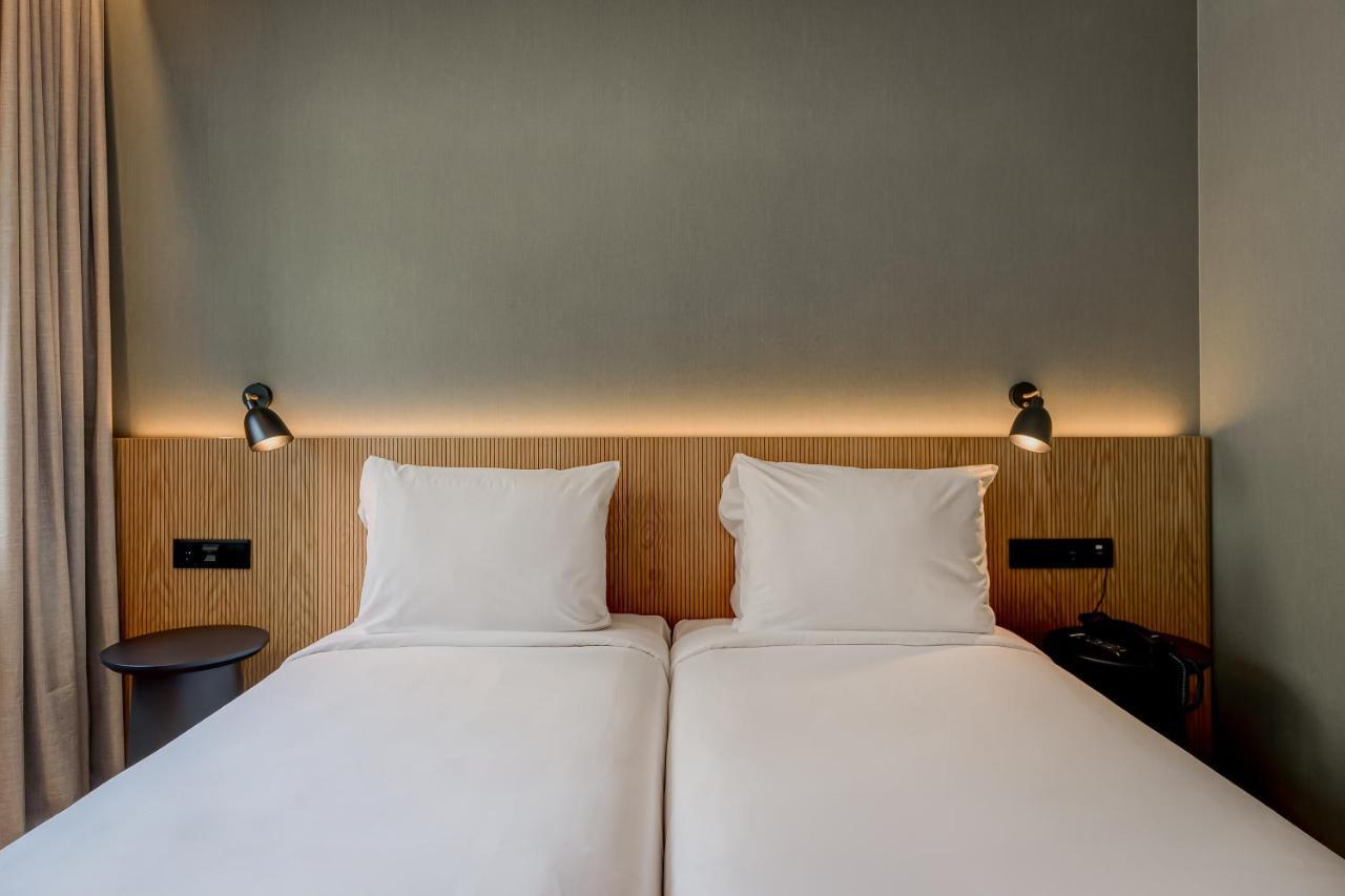 Acta The Clover Hotel 4*