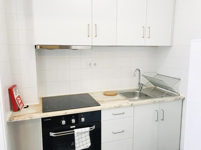 Com Varanda Proximo Ao Metro Guest house