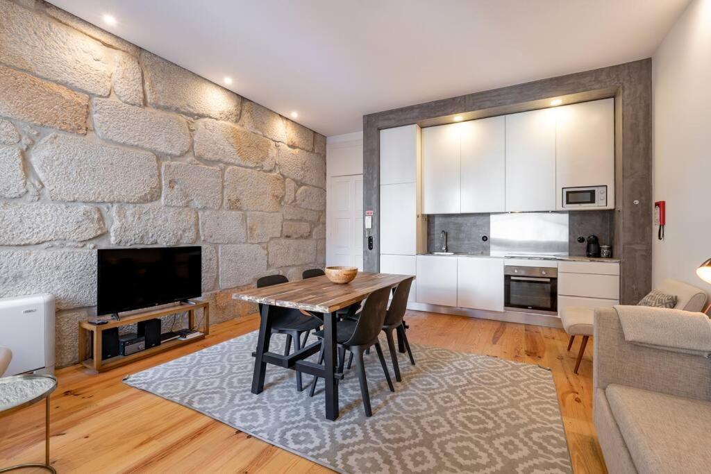 Viva Aliados Downtown Apartment *