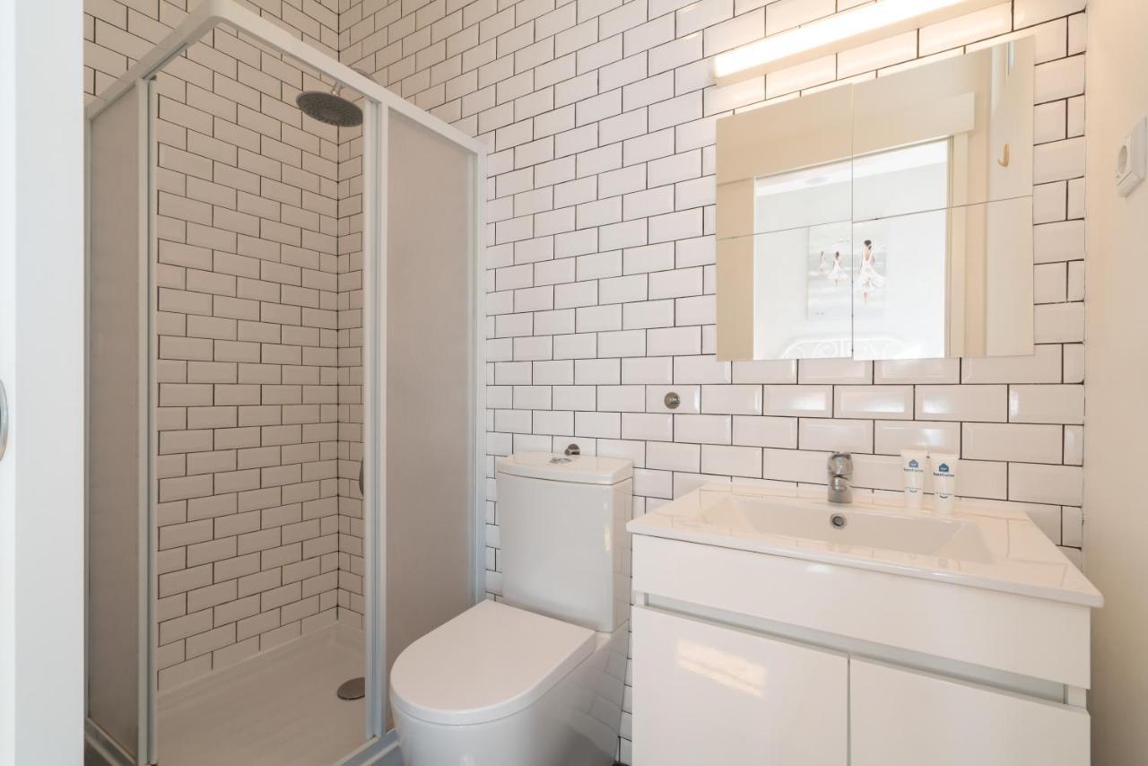 Host Wise - Elegant Colorful House W Private Terrace Porto