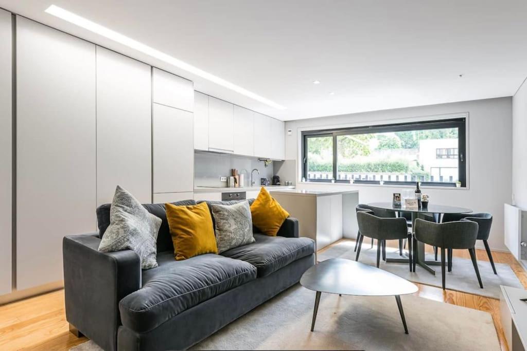 New Lux 2br Flat W/free Parking - Cedofeita Apartment