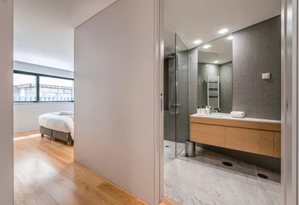 New Lux 2br Flat W/free Parking - Cedofeita Porto