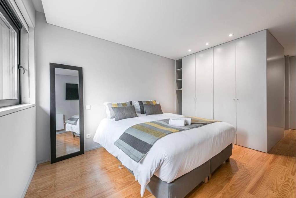 New Lux 2br Flat W/free Parking - Cedofeita Apartment