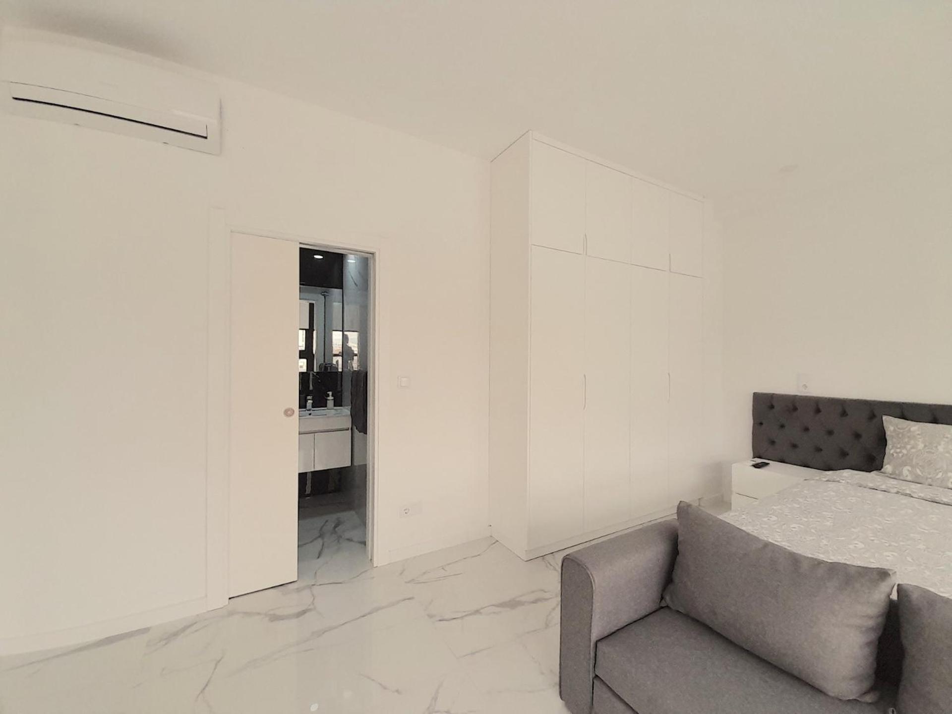 Apartment Vb Ii *