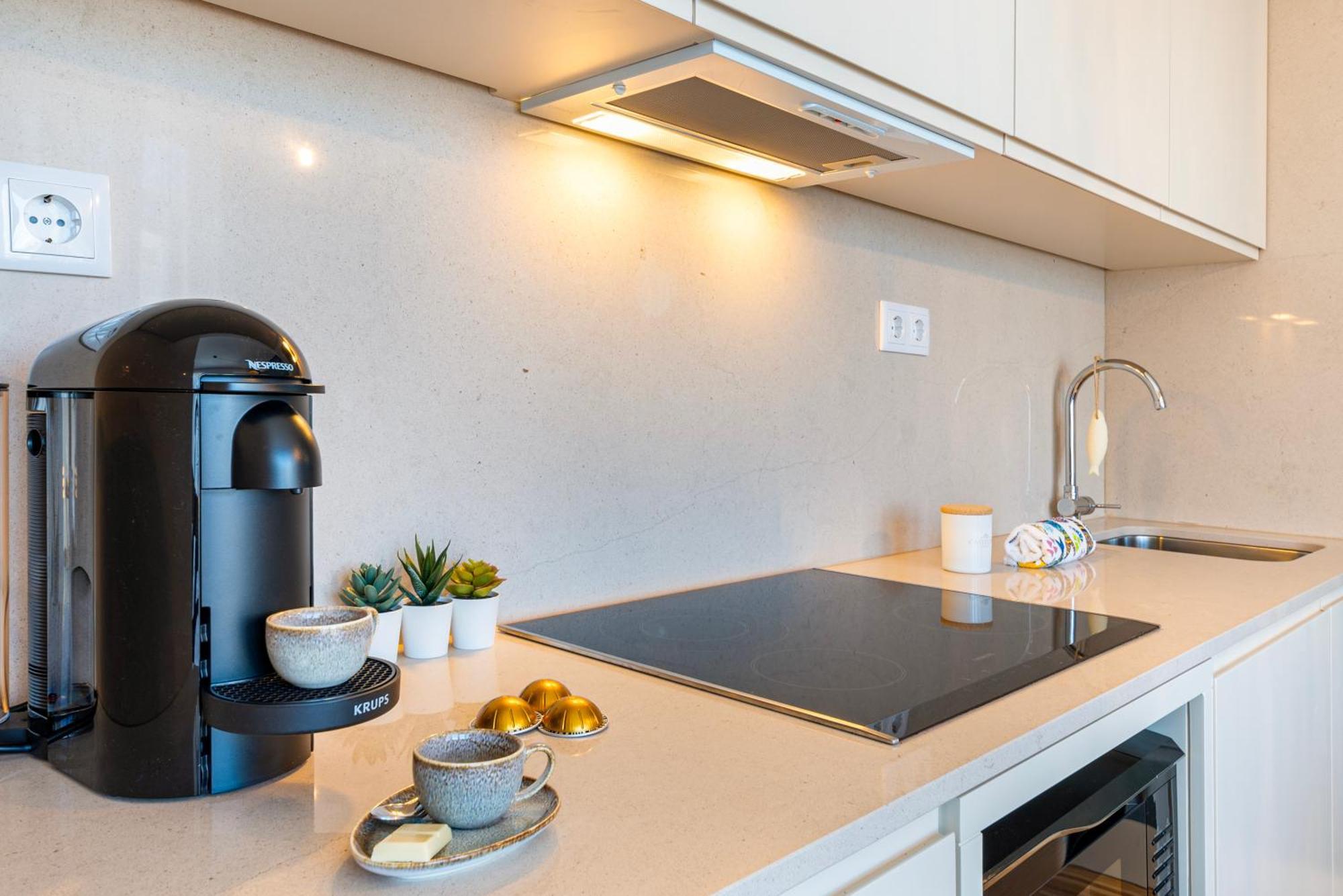 Stylish Poveiros Flat W Balcony By Lovelystay * Porto