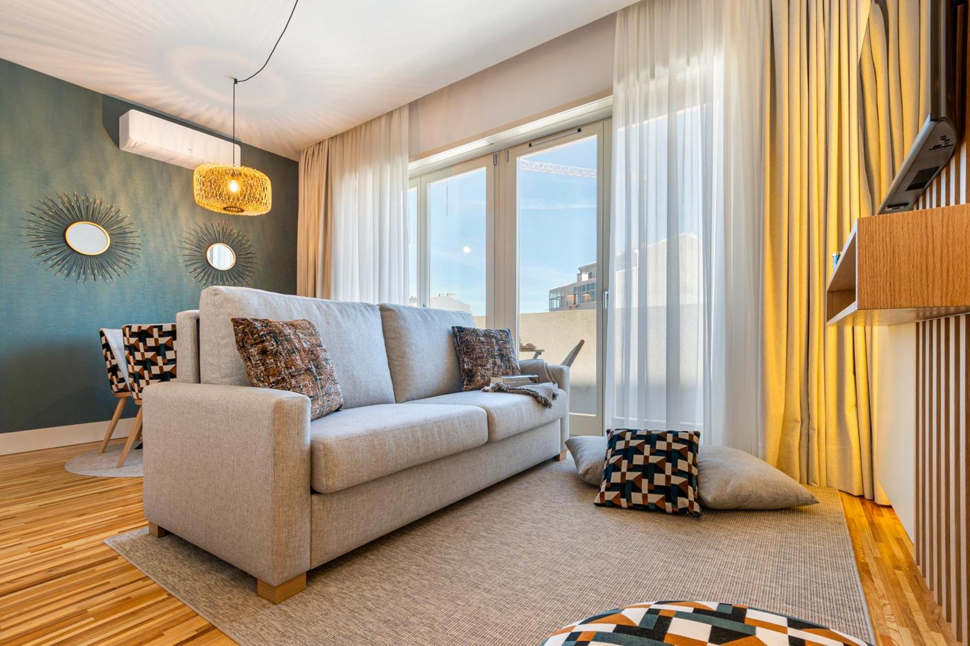 Stylish Poveiros Flat W Balcony By Lovelystay Appartement