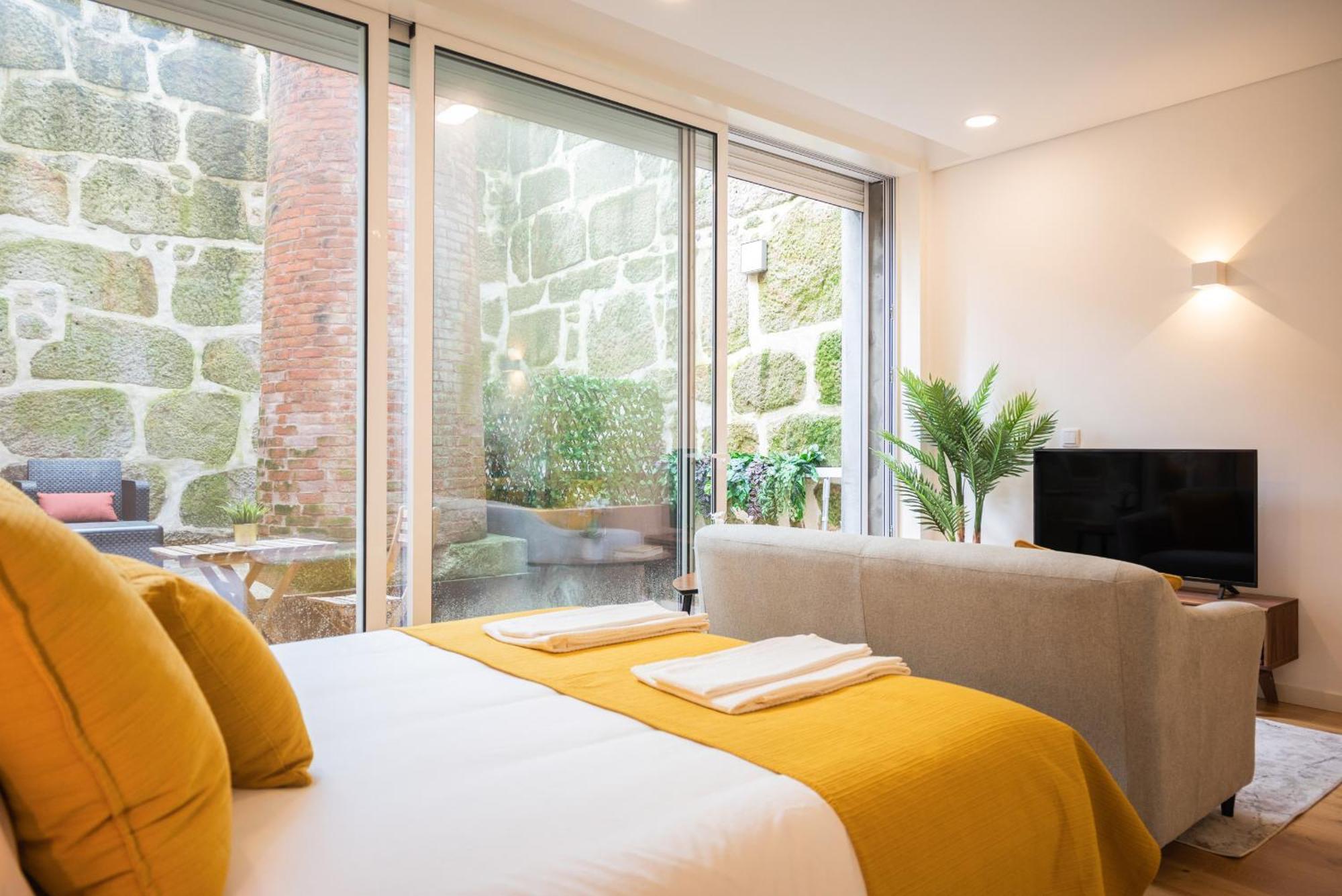 Golden Factory Downtown, Terrace And Ac Apartment *