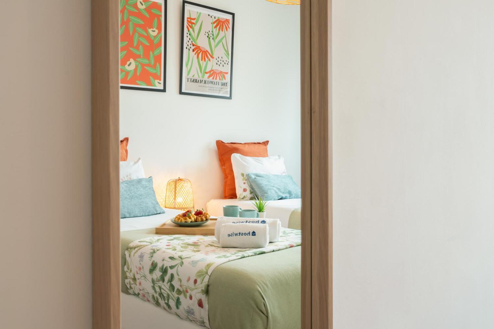 Host Wise - Spacious Modern Flat W Balcony *