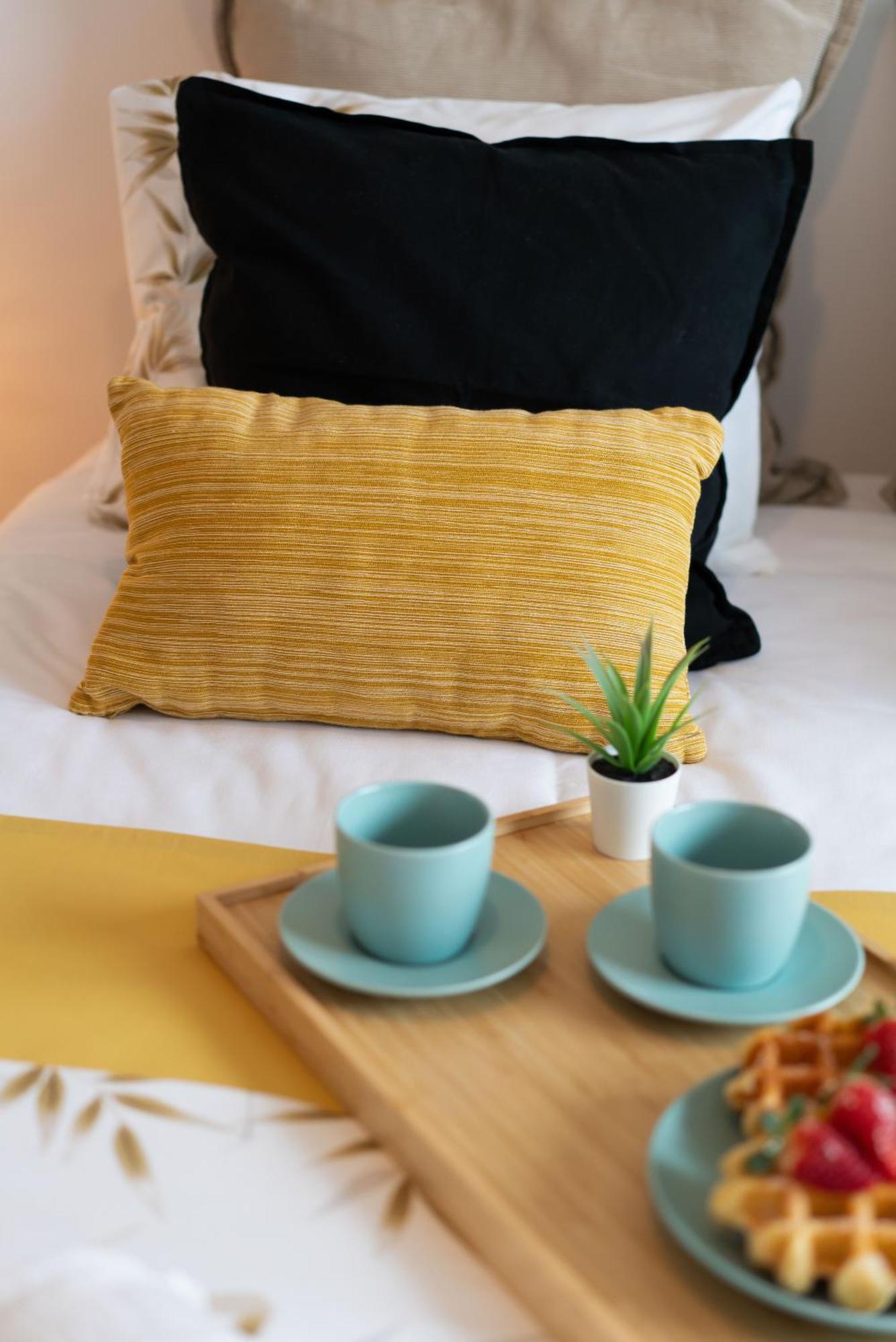 Host Wise - Spacious Modern Flat W Balcony Porto