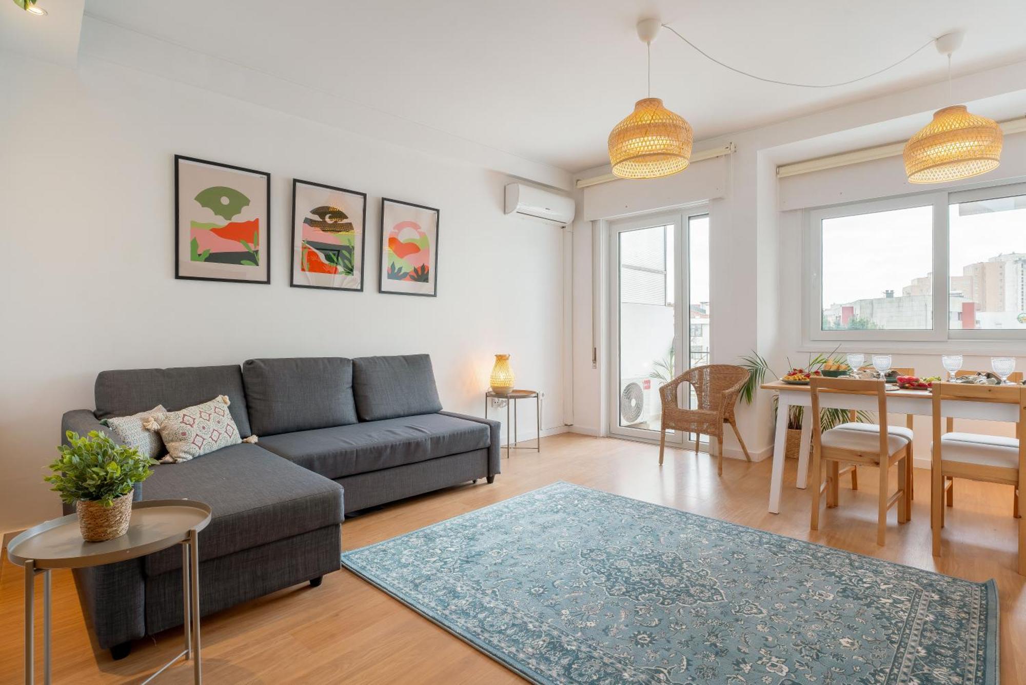 Host Wise - Spacious Modern Flat W Balcony Porto