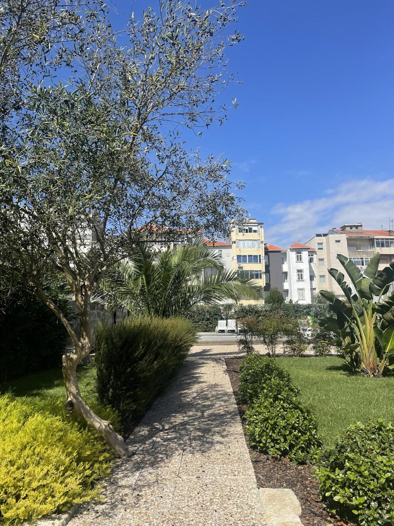 Cosy House Downtown With Swimming Pool And Ac