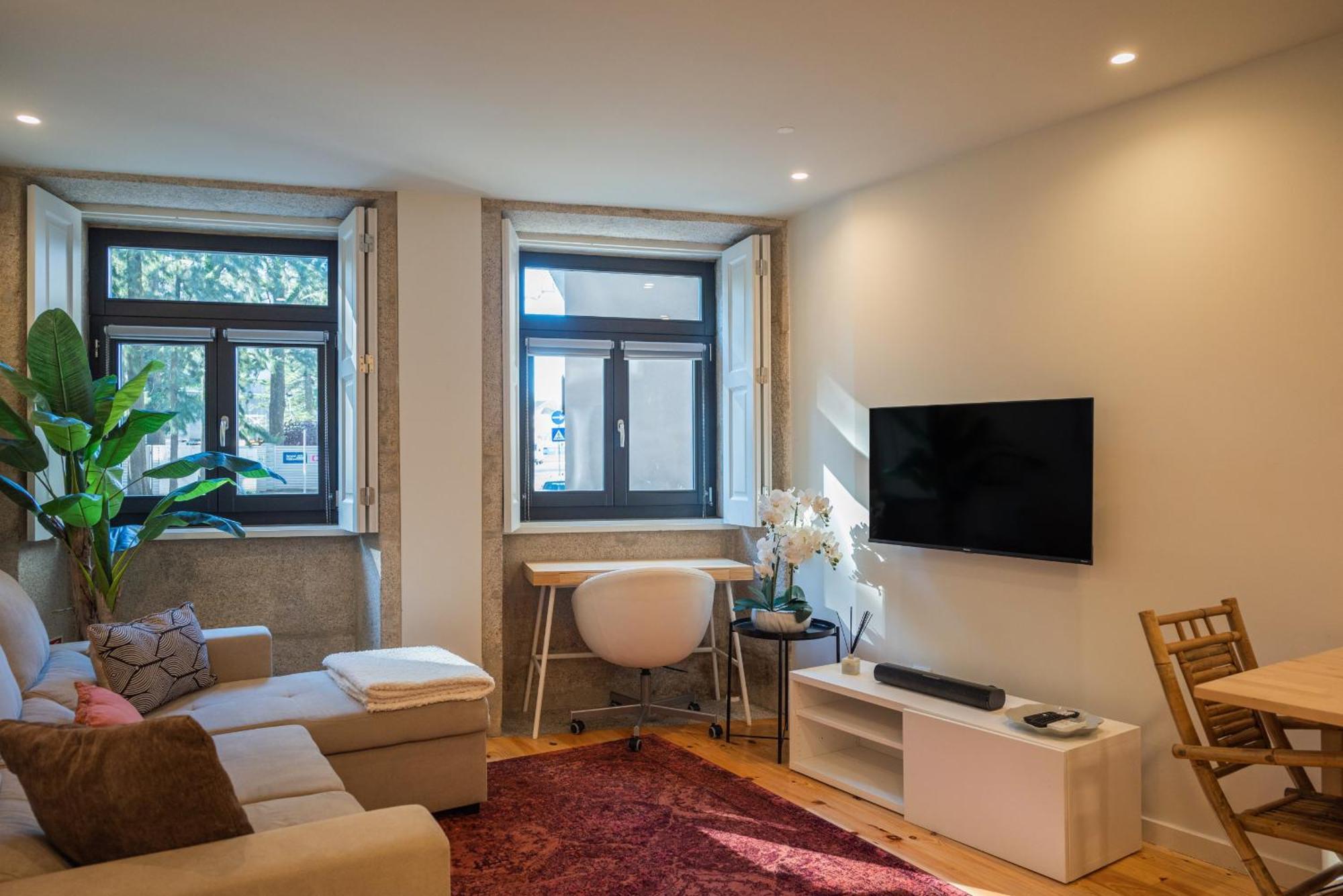 Cosy House Downtown With Swimming Pool And Ac