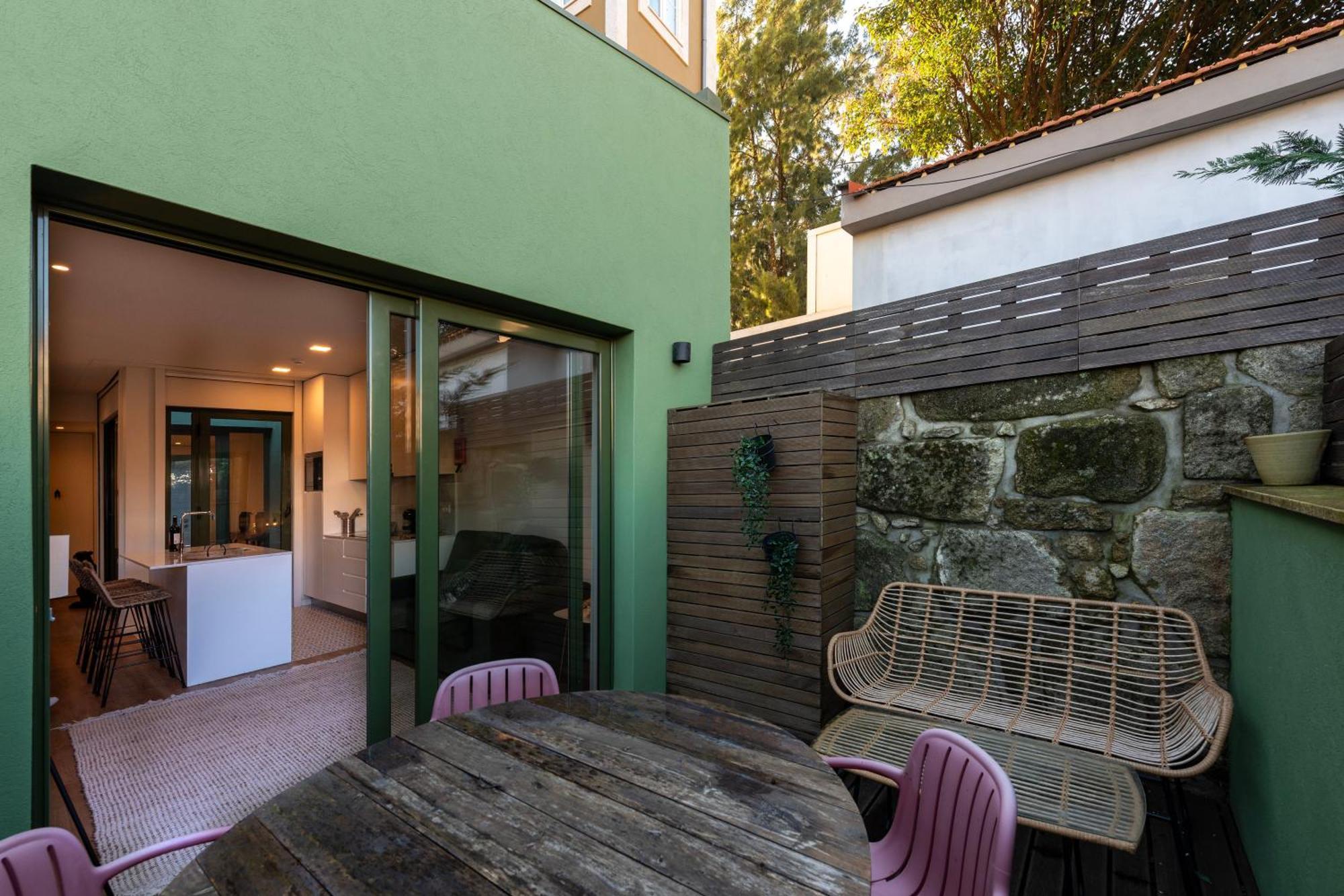 Exotic Flat With Shared Pool & Garden *