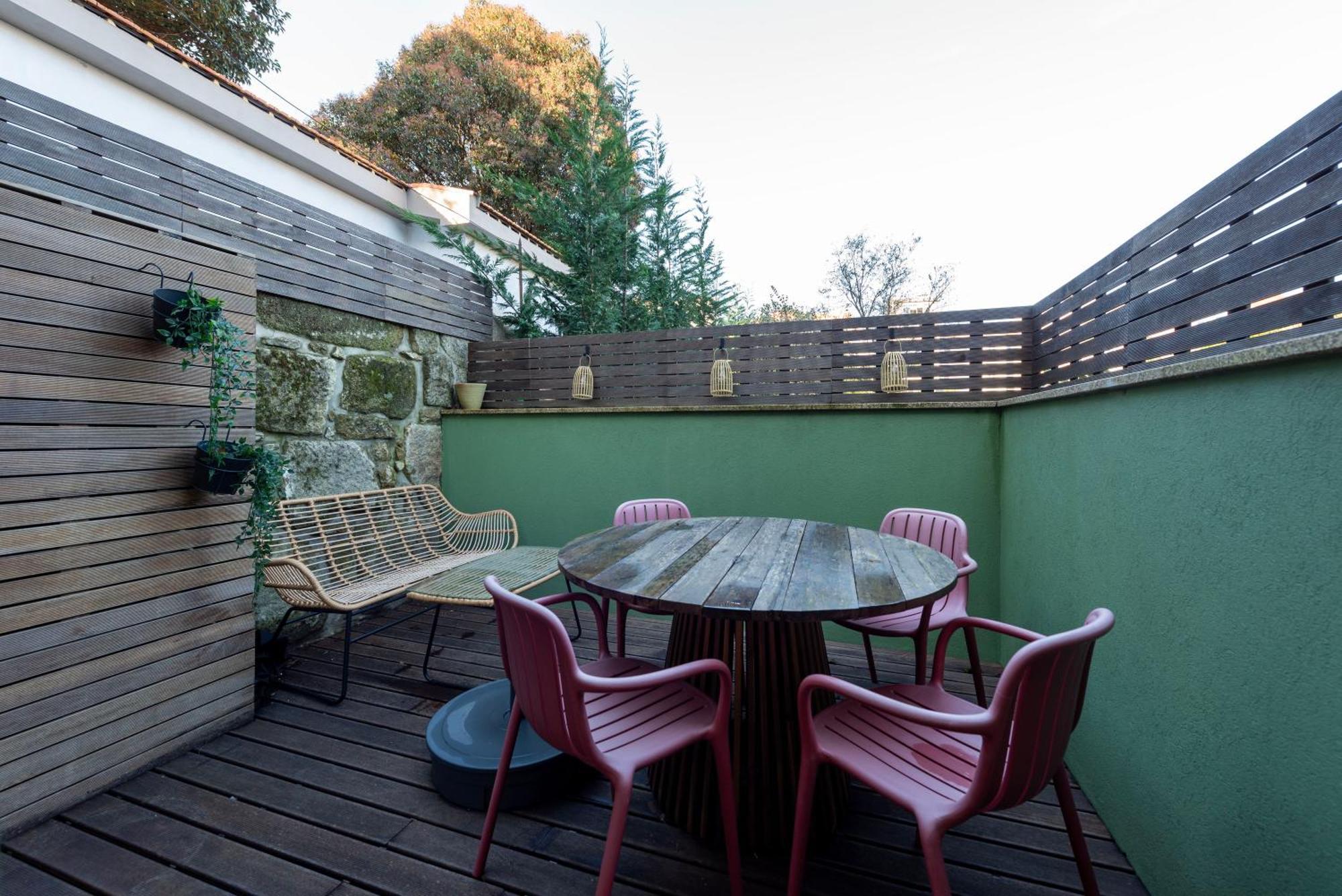 Exotic Flat With Shared Pool & Garden