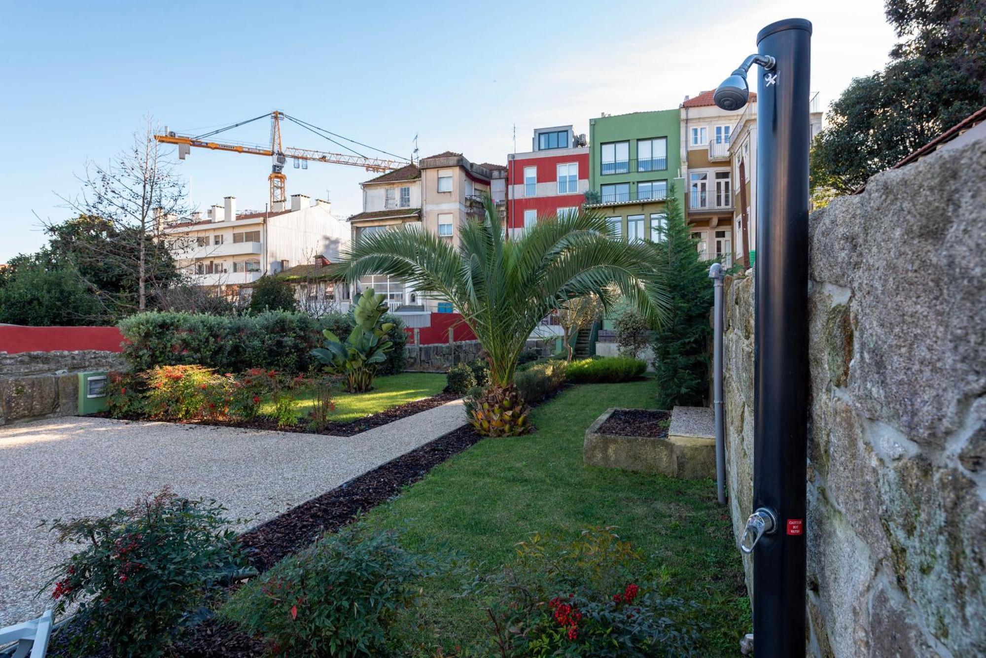 Exotic Flat With Shared Pool & Garden Porto