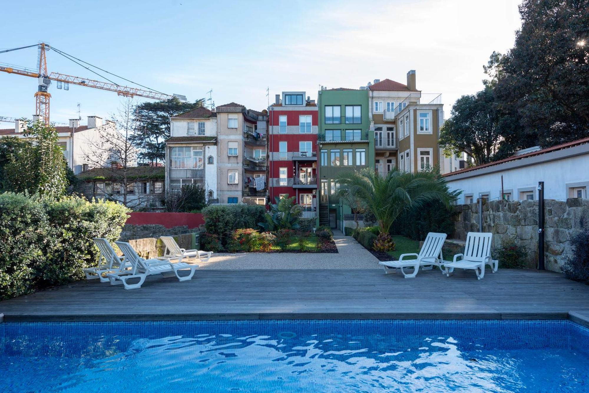 Exotic Flat With Shared Pool & Garden *